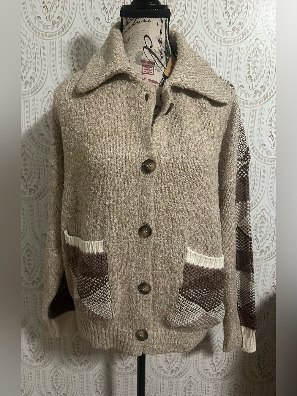 Beige Collared Knit Cardigan Sweater with Patterned Pockets